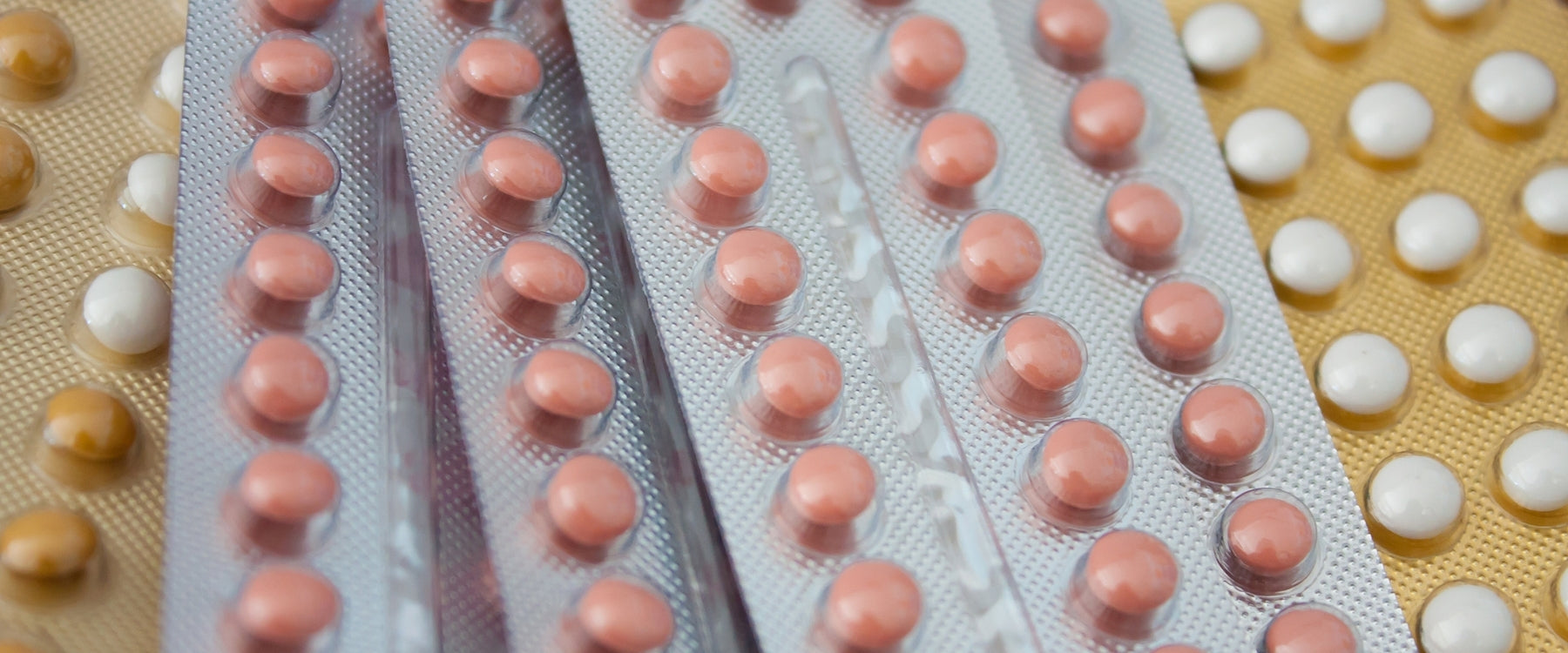 Stoppen met de pil? Zo help je je lichaam bij het ontpillen